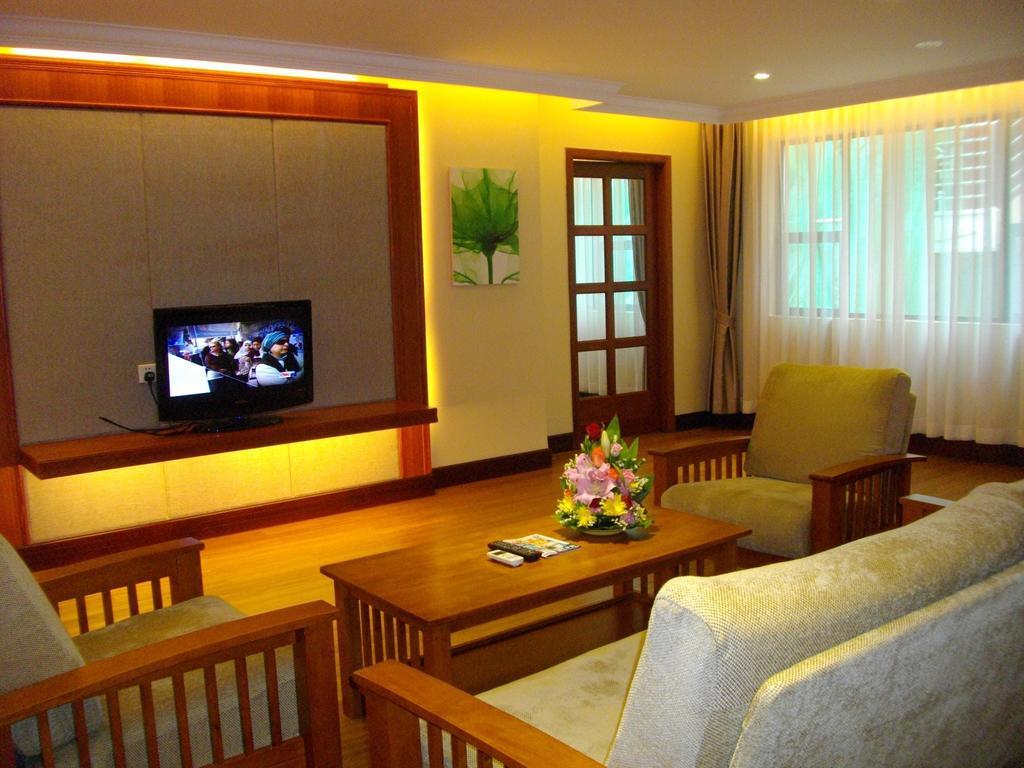 Lux Riverside Hotel & Apartment Phnom Penh Dış mekan fotoğraf