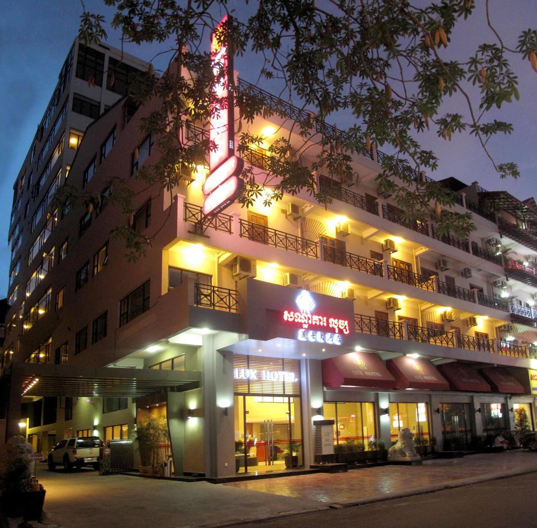 Lux Riverside Hotel & Apartment Phnom Penh Dış mekan fotoğraf