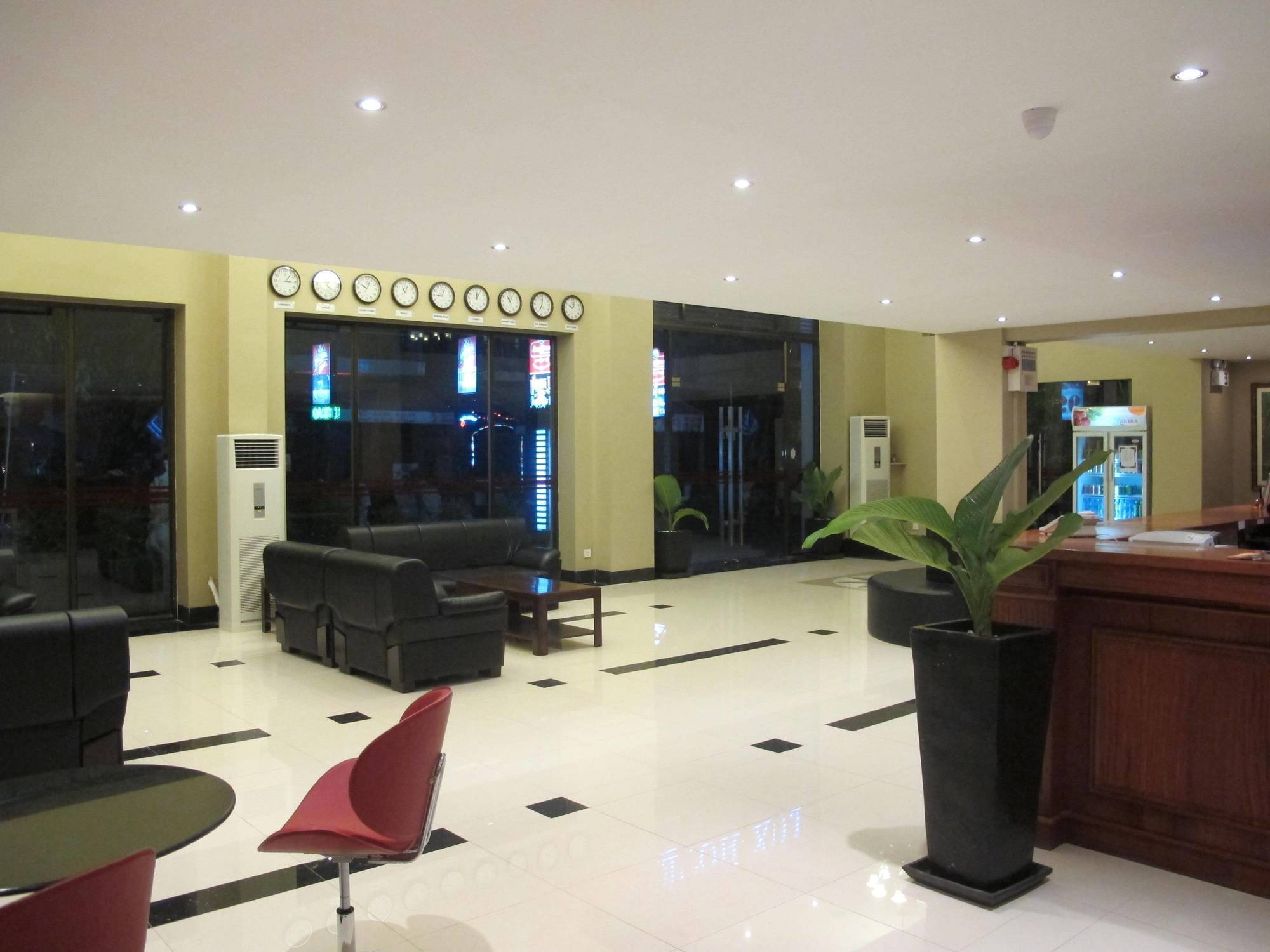 Lux Riverside Hotel & Apartment Phnom Penh Dış mekan fotoğraf