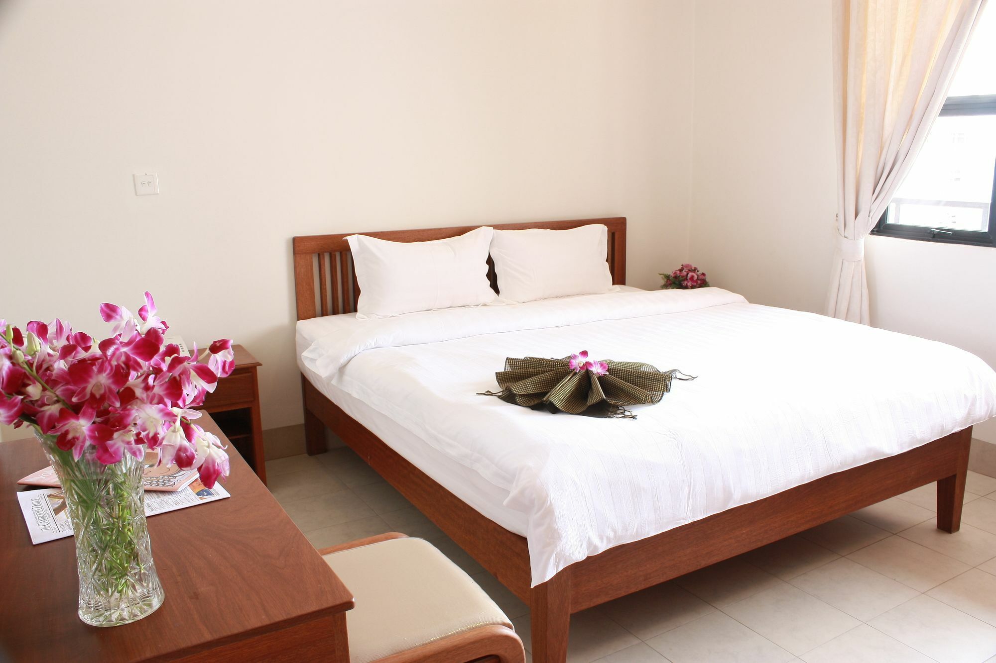 Lux Riverside Hotel & Apartment Phnom Penh Dış mekan fotoğraf