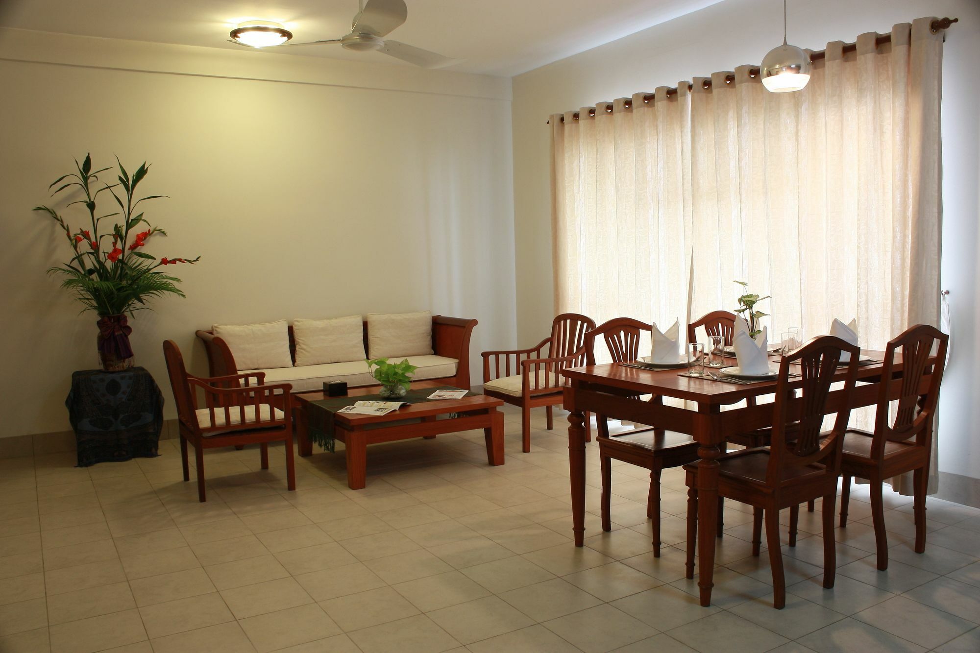 Lux Riverside Hotel & Apartment Phnom Penh Dış mekan fotoğraf